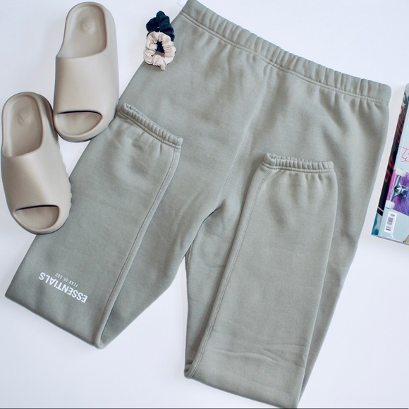 FEAR OF GOD ESSENTIALS ‘Pistachio’ Sweatpants - Picture 4 of 5